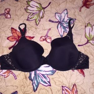 Maidenform bra fits 36 D  tag 38D NWOT